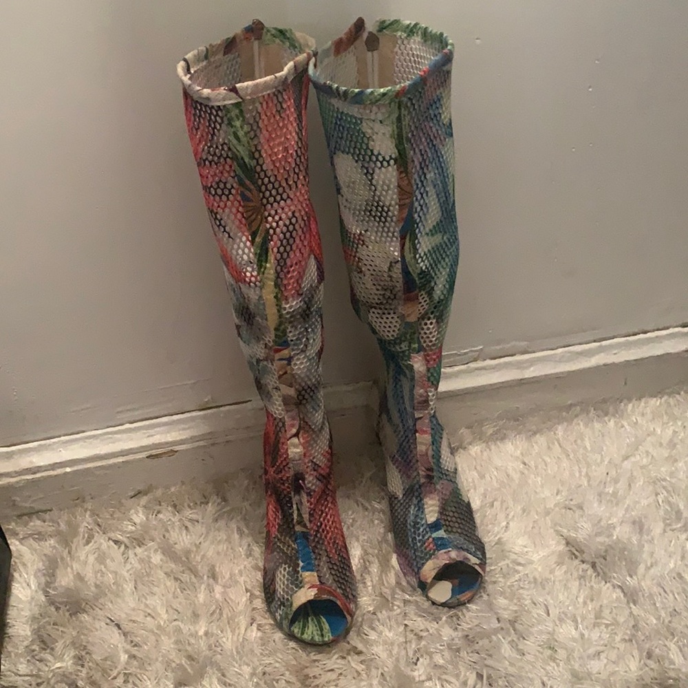 Multicolored Meshed zipper heels. 4.5 inch heel